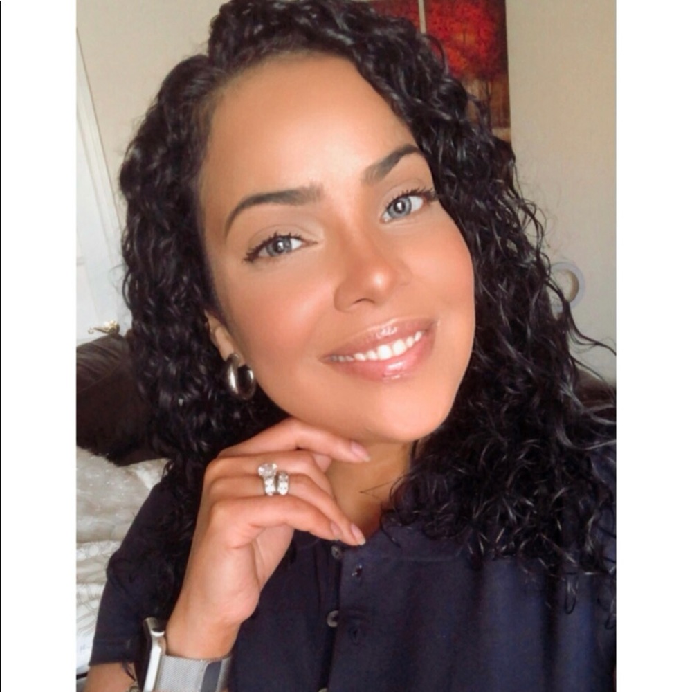 MEET YOUR POSHER, YARISSA
